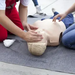 Kto może wystawić zaświadczenie o ukończeniu kursu pierwszej pomocy?