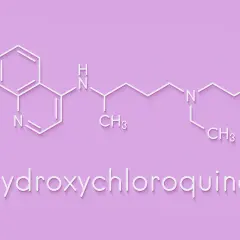 Struktura chemiczna hydroksychlorochiny, leku znanego z zastosowania w leczeniu malarii i chorób autoimmunologicznych.