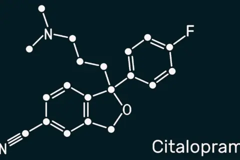 Struktura chemiczna citalopramu, substancji czynnej leku Lexapro, na ciemnym tle.