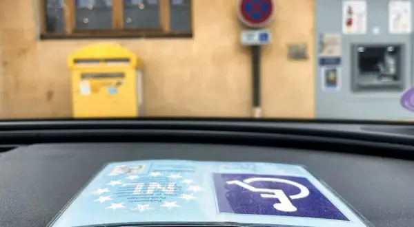 Gdzie załatwić kartę parkingową dla niepełnosprawnych - krok po kroku