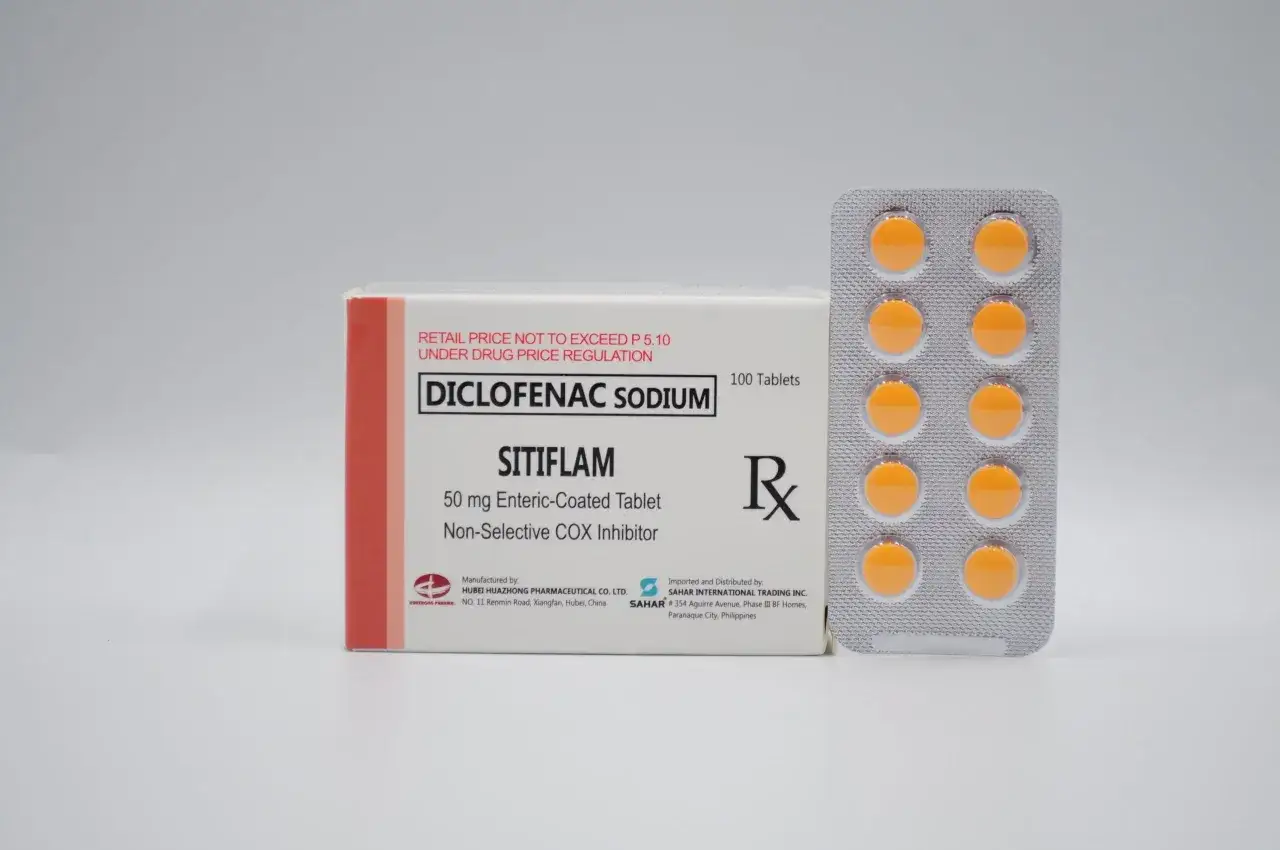 Opakowanie leku Sitiflam z diclofenakiem sodu, 100 tabletek w blistrze.