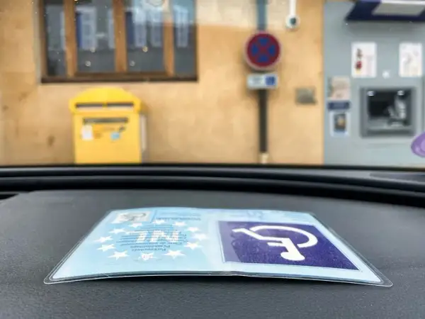 Gdzie załatwić kartę parkingową dla niepełnosprawnych - krok po kroku