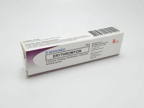 Opakowanie maści do oczu z erytromycyną, 0.5% w/w, antybakteryjnej.
